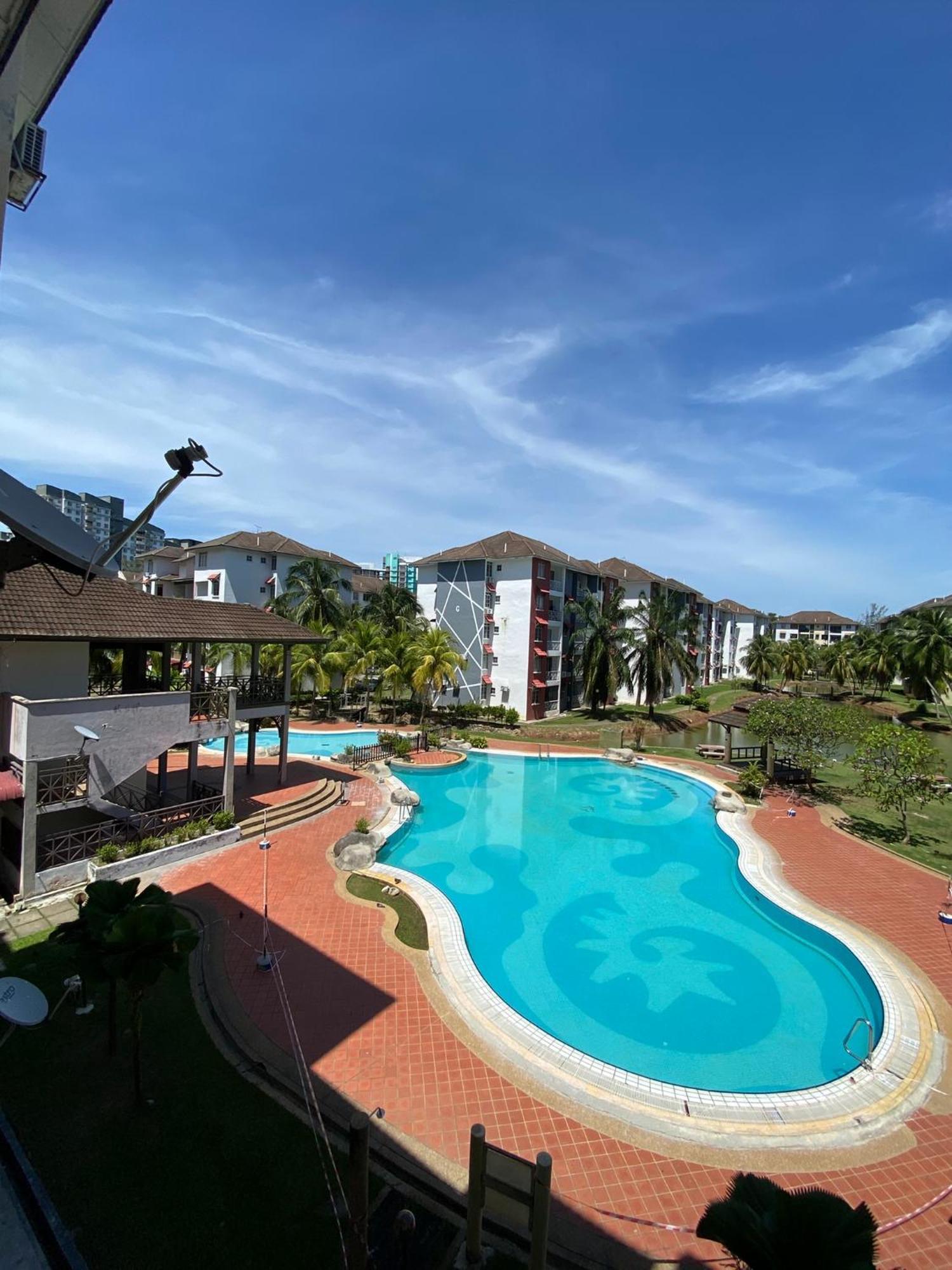 Smilez Homestay H102 & A306 At Pd Perdana Kondo Resort Port Dickson Exterior foto